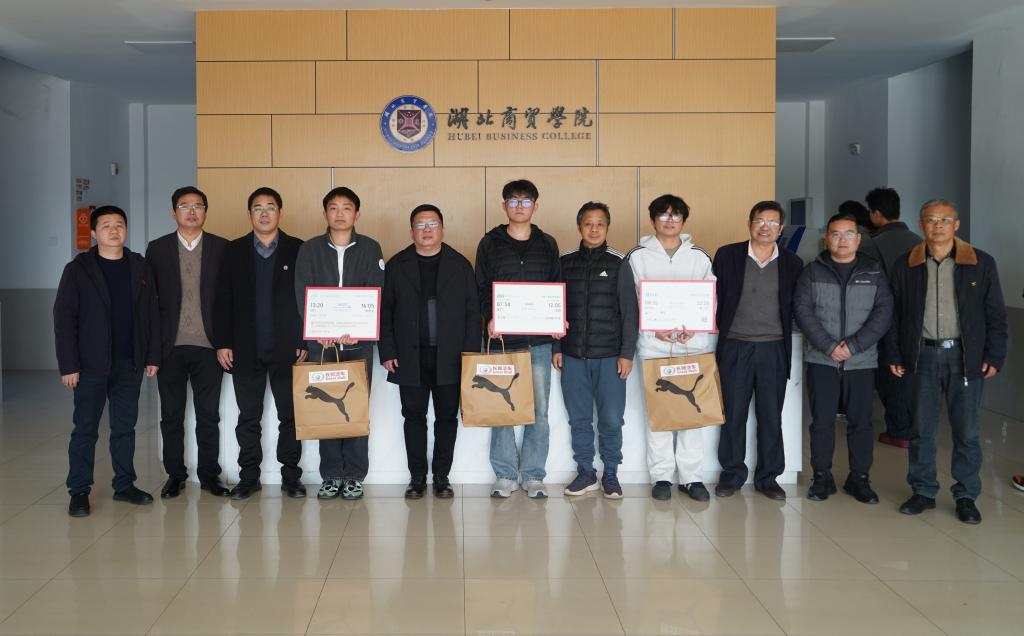 长城汽车携手我校助力AI学子温暖返乡