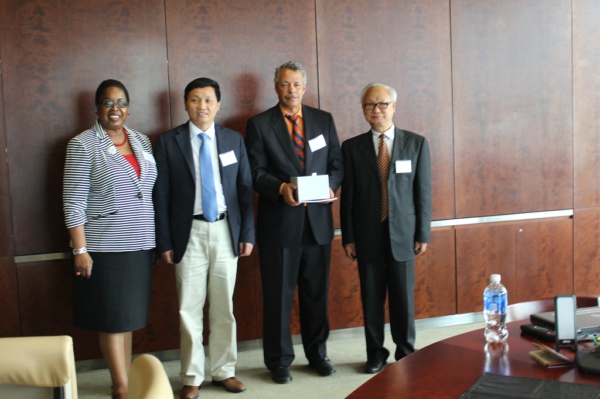 我校访美代表团访问摩根州立大学-湖北商贸学院