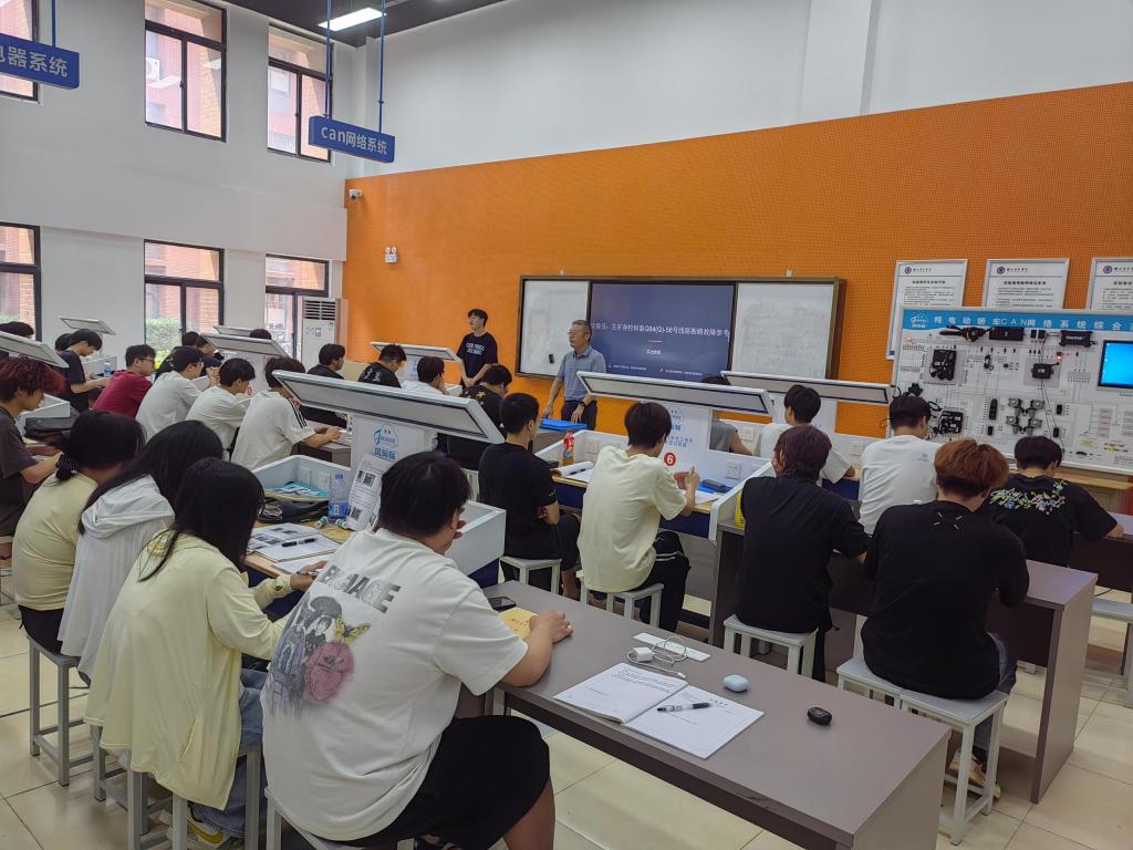 聚焦故障诊断，打造实效实训课堂——咸宁校区第七次公开教研活动顺利开展